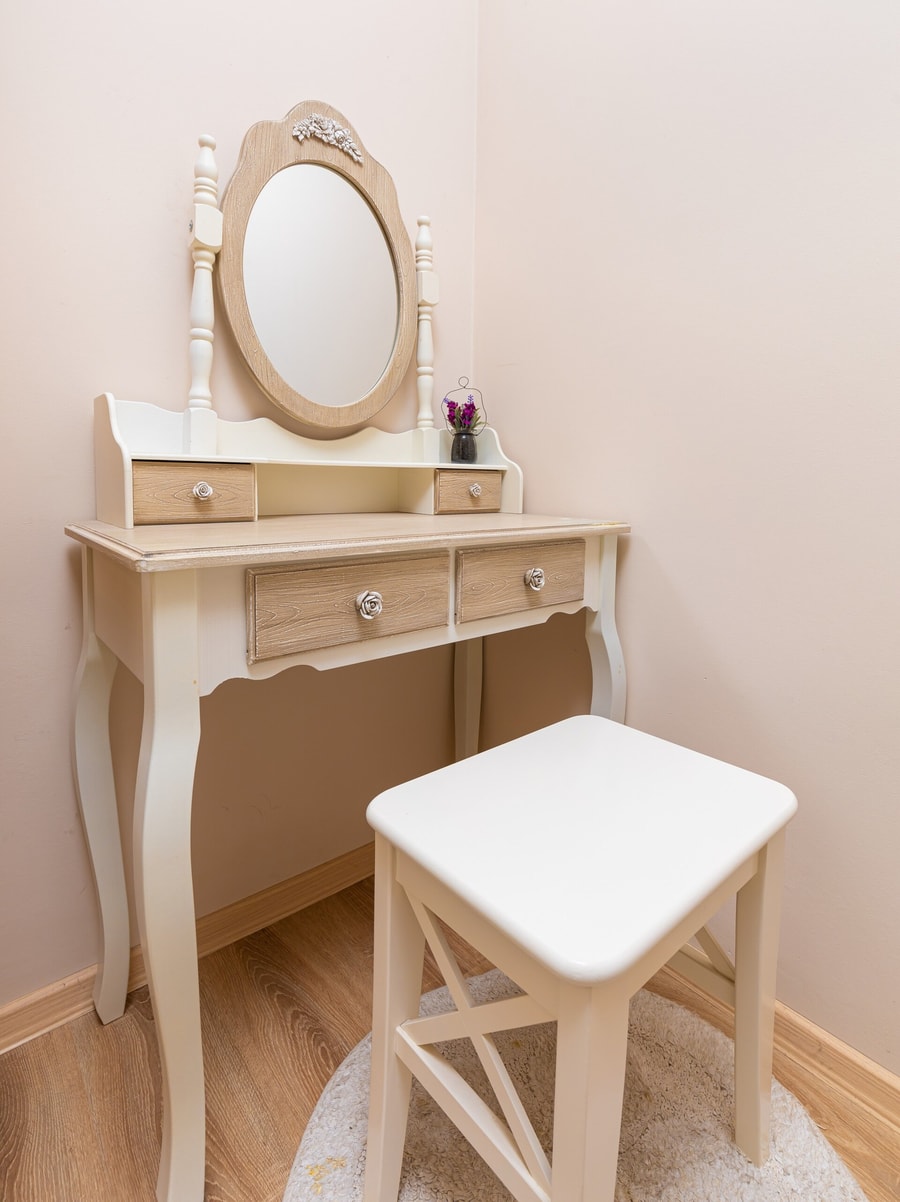Bright & Cozy 1BD Flat with a Terrace and Parking 7 Flat Manager Booking