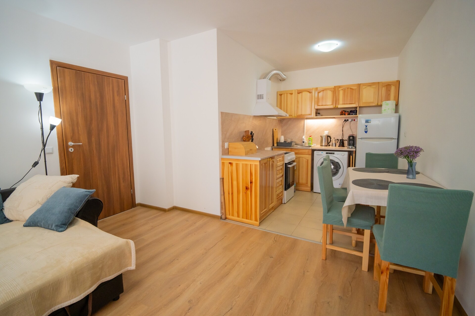 Spacious 2BD Apartment - Walk to City Center 15 Flat Manager Booking