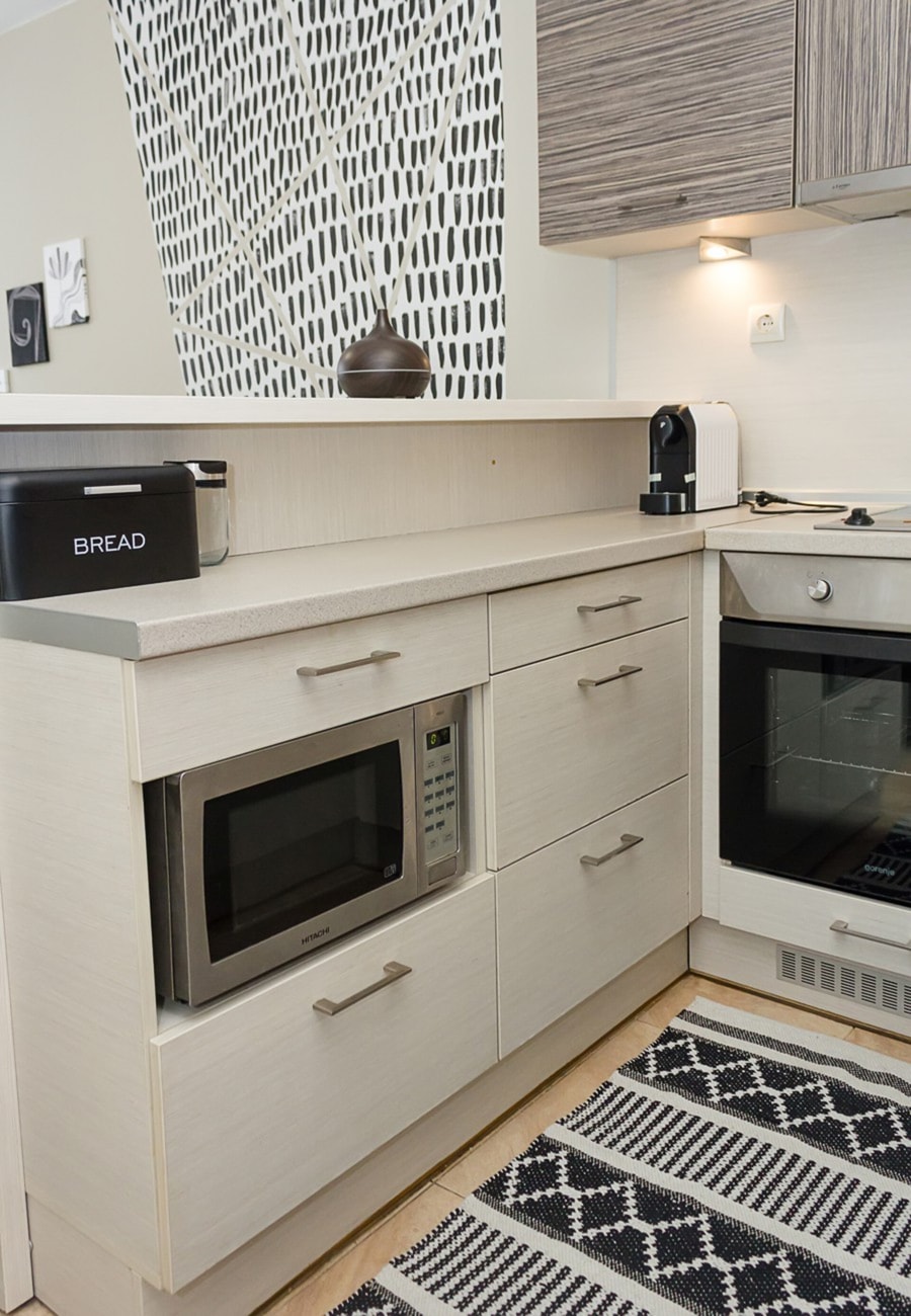 Black & White -1BD Flat in Varna Center 12 Flat Manager Booking