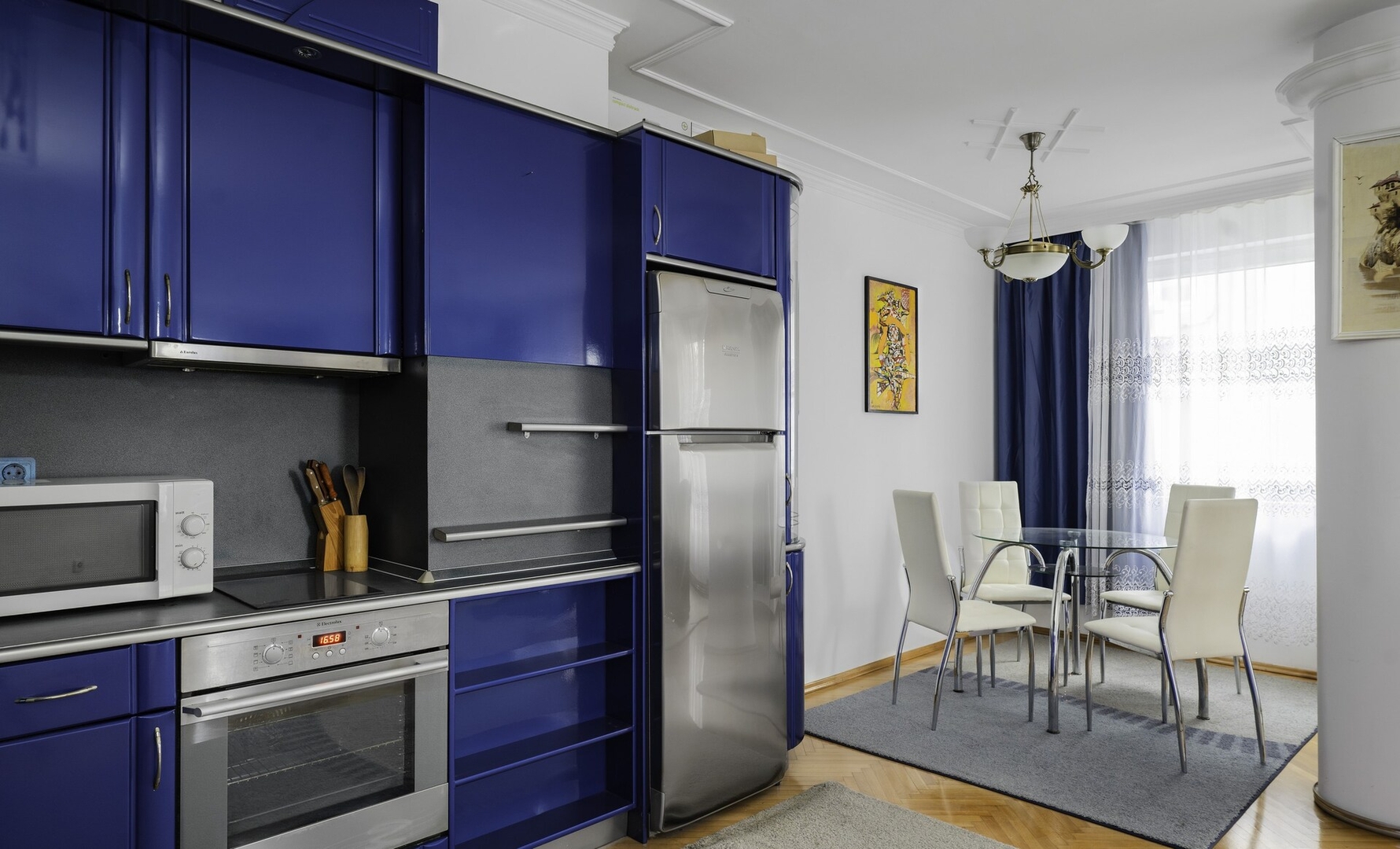 Cozy 2BD Apartment close to South Park 11 Flat Manager Booking