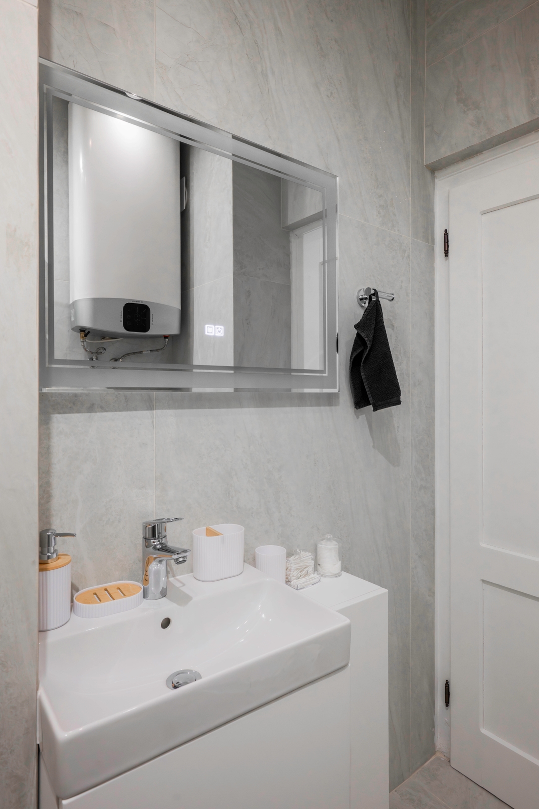 Urban Charm & Comfort: Chic 2BD in Prime Location 22 Flat Manager Booking