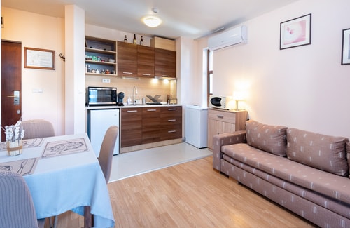 Belmont's Green Dragon nest | 1BD Apartment 3 Flat Manager Booking