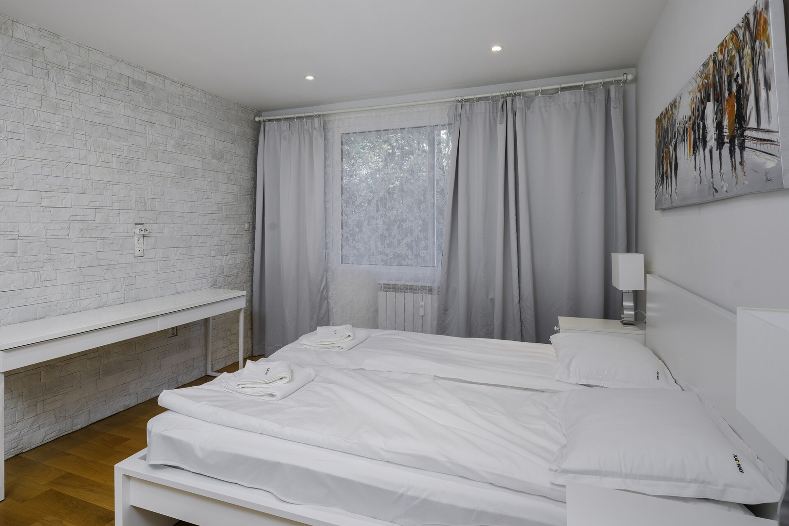 Bright & Cozy 1BD Apartment close to South Park 9 Flat Manager Booking