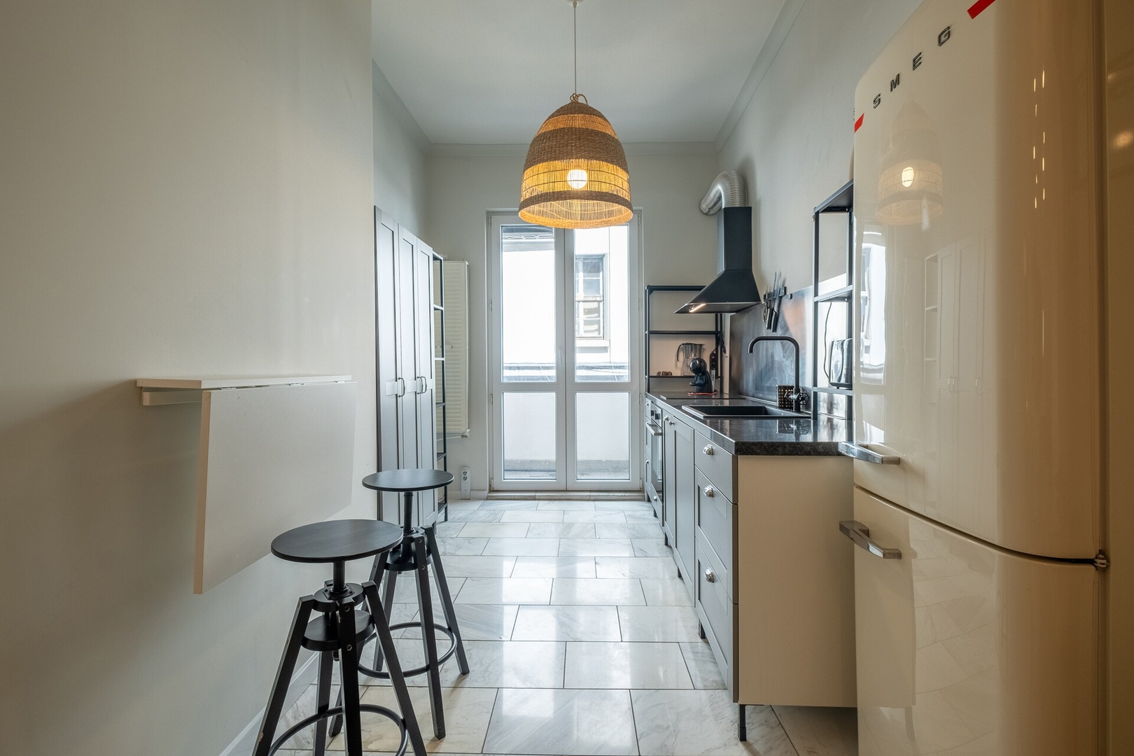 Spacious 2BR Flat with Terrace 12 Flat Manager Booking