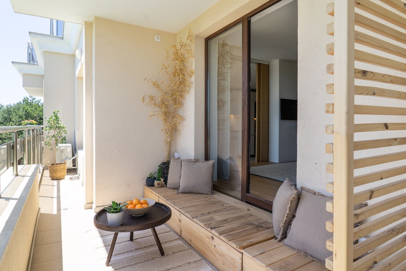 Smartly Designed Flat with Balcony & Parking 24 Flat Manager Booking