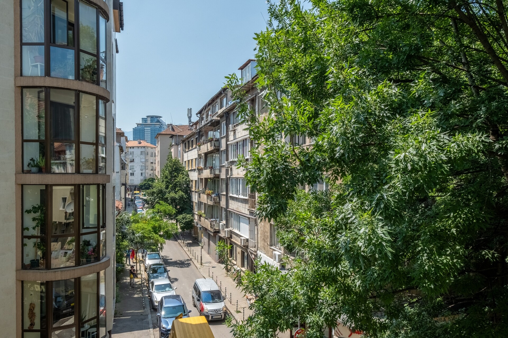 Central Charm ~ 2BD apartment close to NDK 19 Flat Manager Booking