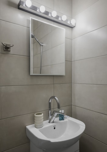 Charming & Cozy 2BD Apartment with Natural Light 24 Flat Manager Booking
