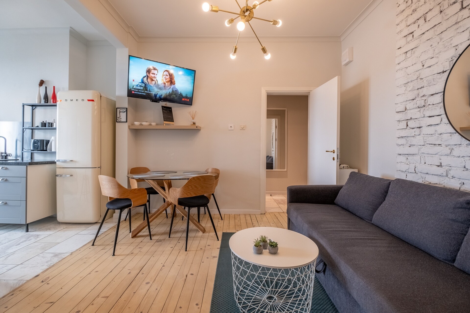 Spacious 2BR Flat with Terrace 0 Flat Manager Booking