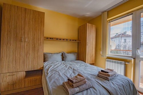 Modern 1BR Apt – Top Location, 4 min to Metro 14 Flat Manager Booking