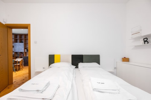  4 Flat Manager Booking
