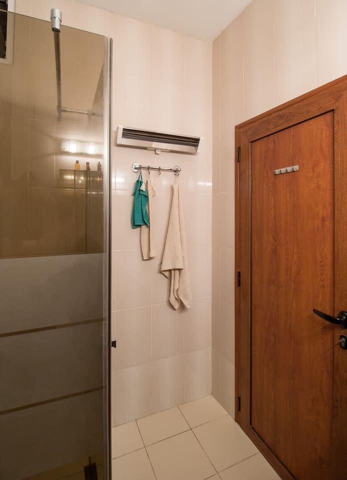 The Rocky House - Central & Private 2BDR 25 Flat Manager Booking