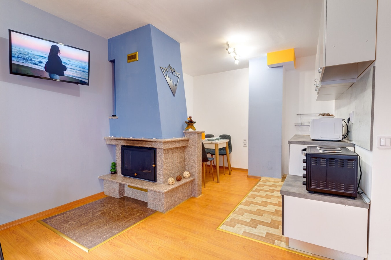 Colorful Retreat ~ 1BD next to the slopes 6 Flat Manager Booking