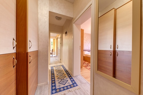 Bright retreat with Balcony & Mountain Views 16 Flat Manager Booking