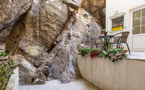 The Old Town Vintage 2-Bedroom Jewel 27 Flat Manager Booking