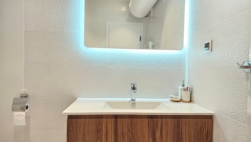 Bright Urban Stay with Parking 15 Flat Manager Booking