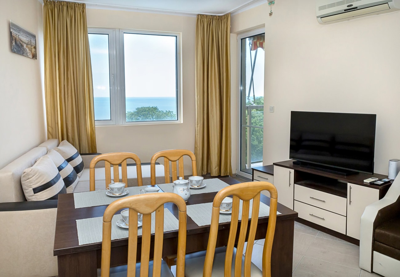 Cozy Retreat with Sea View & Balcony | Nikea Park Flat Manager Booking
