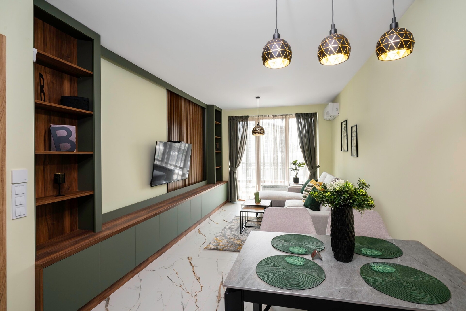 Stylish Urban Haven with Dedicated Parking Spot 3 Flat Manager Booking