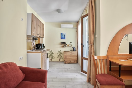 Private Studio in Hotel Paradise Pomorie 4 Flat Manager Booking