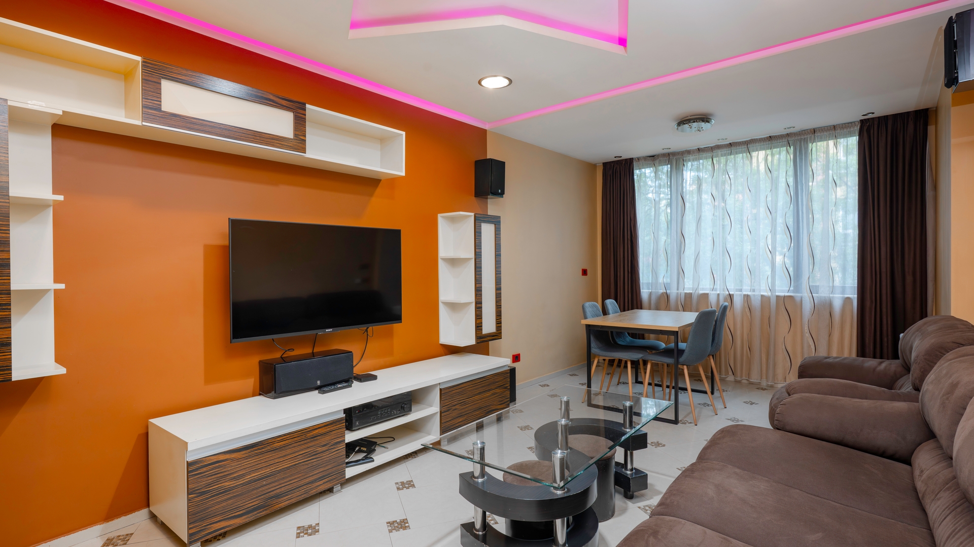 Central 1BD Apartment Next to Women's Market 8 Flat Manager Booking