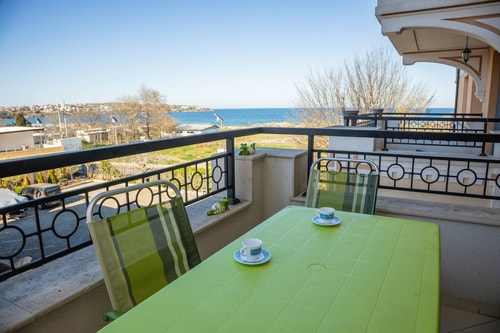 Green Life One-Bedroom Apartment with Sea View 13 Flat Manager Booking