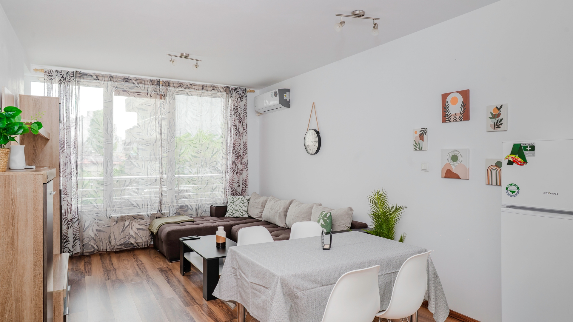 Terra Vibes ~ Central 1BD with balcony 12 Flat Manager Booking