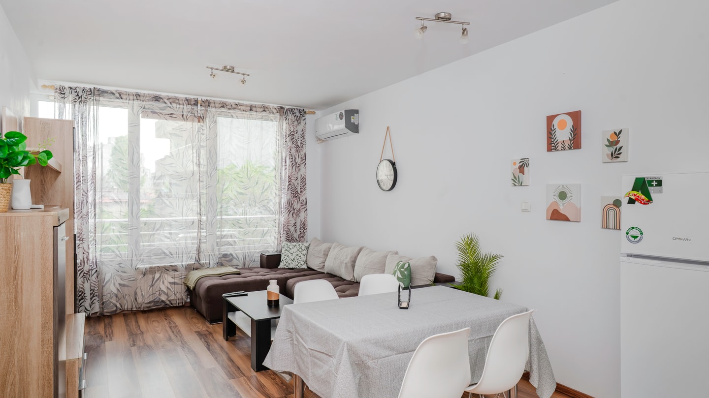 Terra Vibes - Central 1BD with balcony 12 Flat Manager Booking