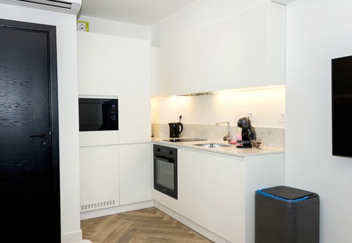 Center оf Varna: 1BD  with terrace & desk 2 Flat Manager Booking