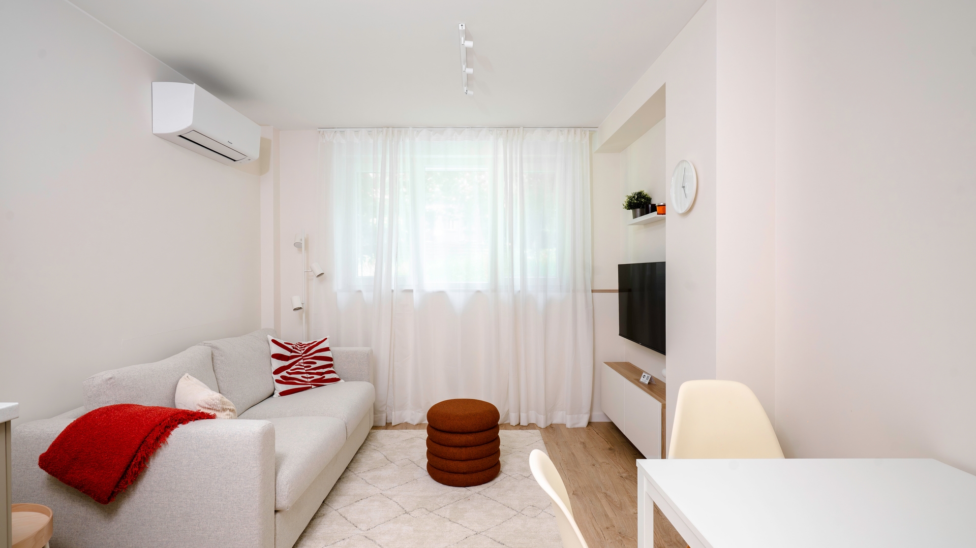 Cozy 1BD Apartment next to NDK 5 Flat Manager Booking