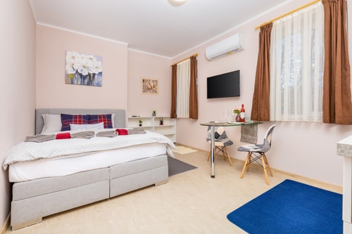 Stella 1 ~ Studio close to the Singing Fountains 0 Flat Manager Booking