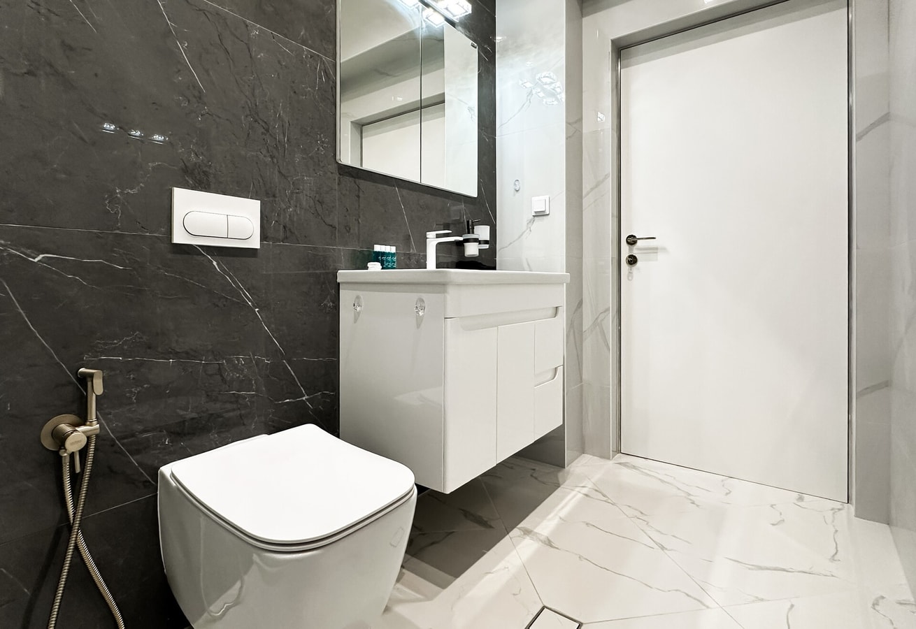 Designer 2BD Apt next to Eagle's Bridge 26 Flat Manager Booking