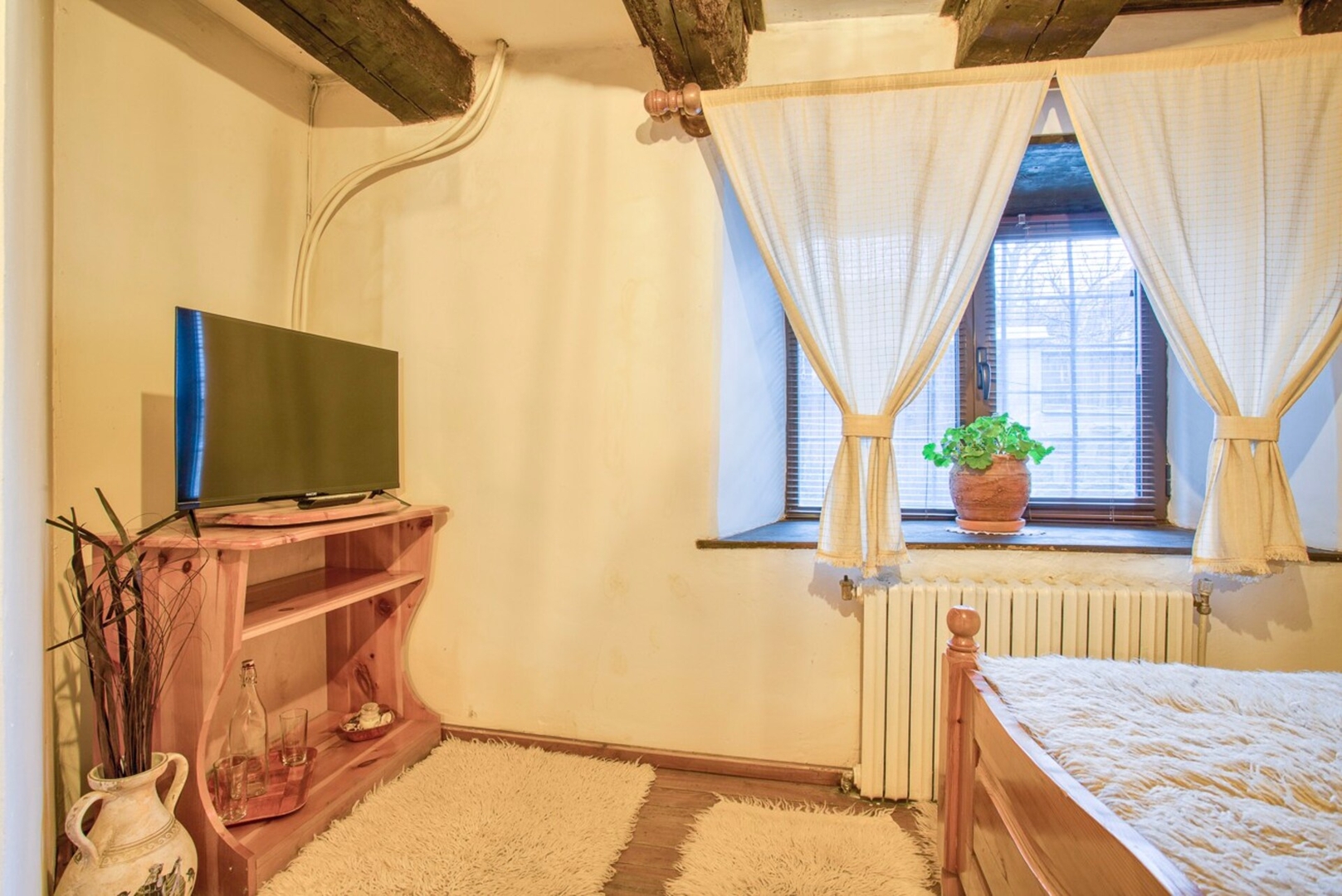 4- BDR House Monument of Culture & Architecture 16 Flat Manager Booking