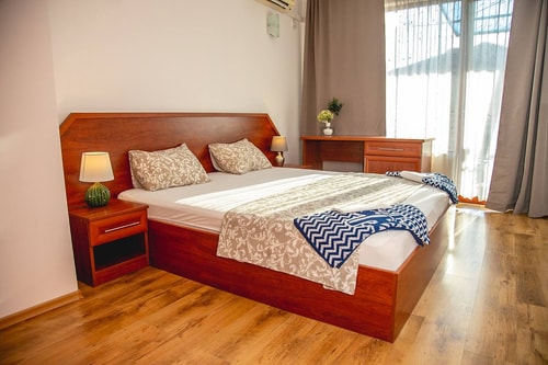 Nessebar's NEW Town TOP Centre 2-BDR Apartment 22 Flat Manager Booking
