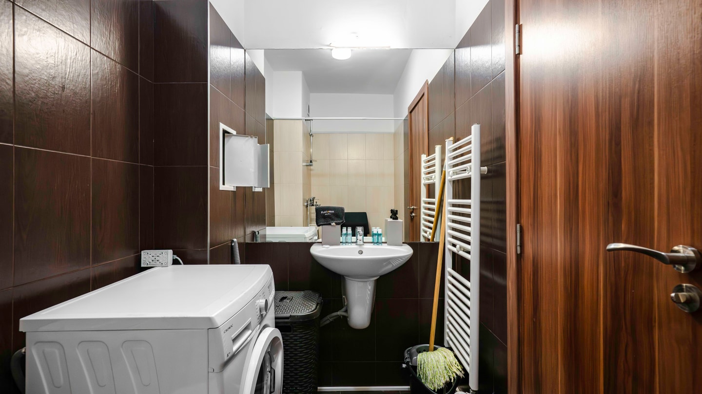 Terra Vibes - Central 1BD with balcony 7 Flat Manager Booking