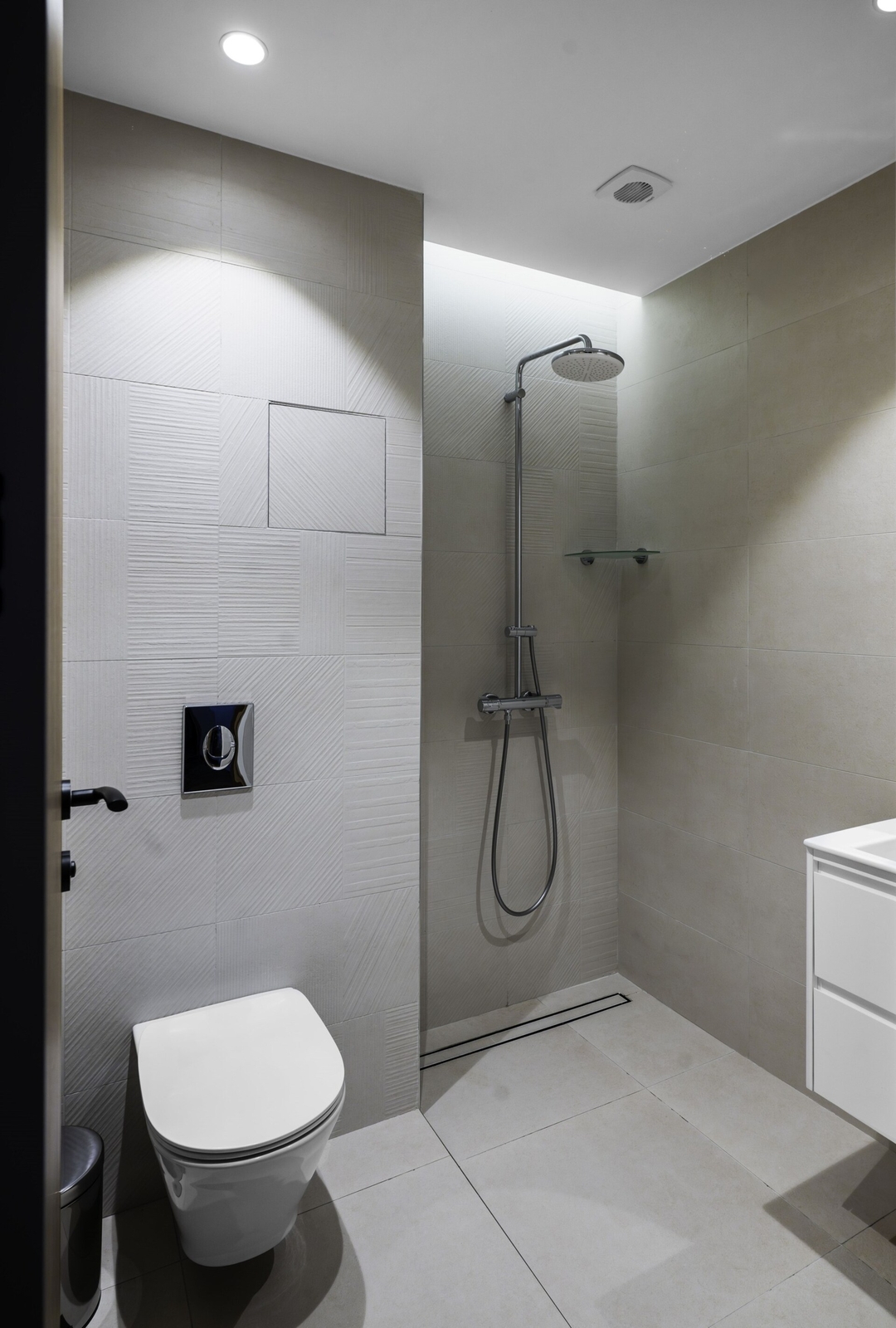Aviva Living - 2BD Apartment With Free Parking 15 Flat Manager Booking