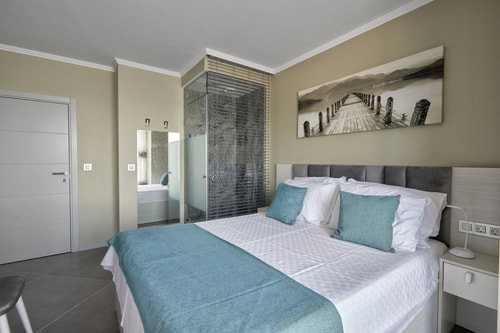 3BD Beach Paradise with a Stunning View + Parking 12 Flat Manager Booking
