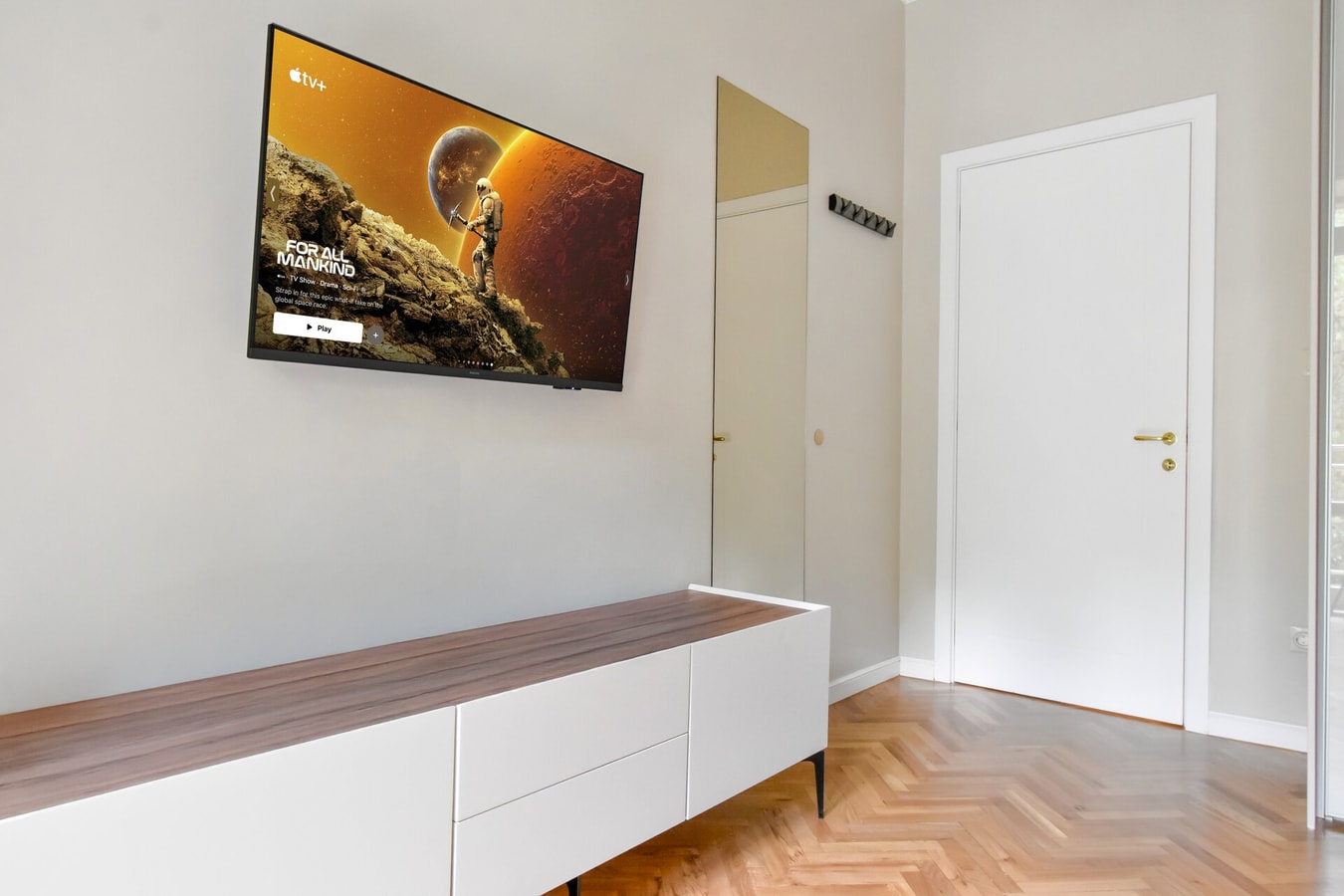 Designer 2BD Apt next to Eagle's Bridge 8 Flat Manager Booking