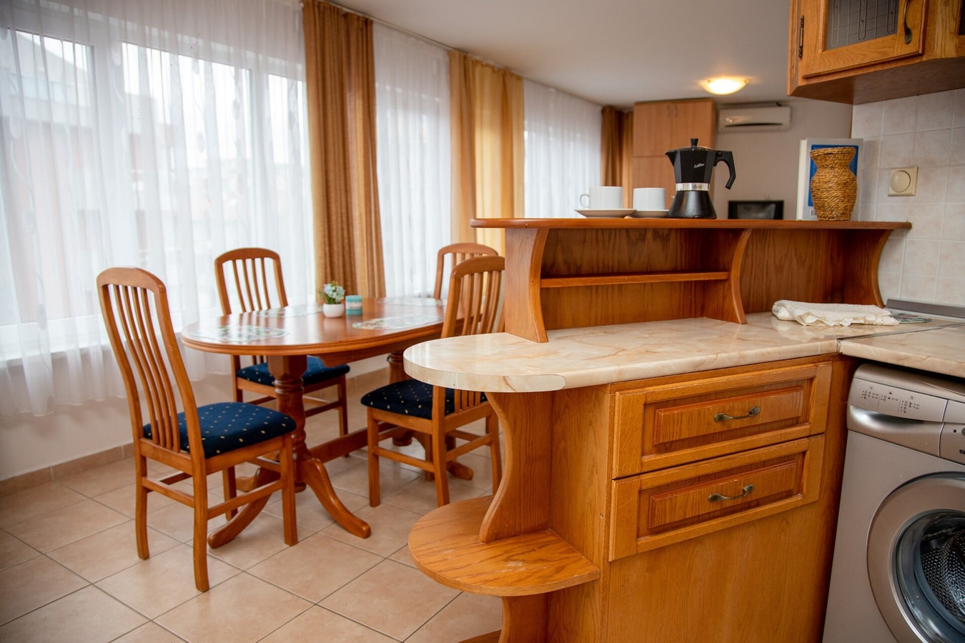 Convenient 2-Bedroom Flat next to Harmanite Beach 13 Flat Manager Booking