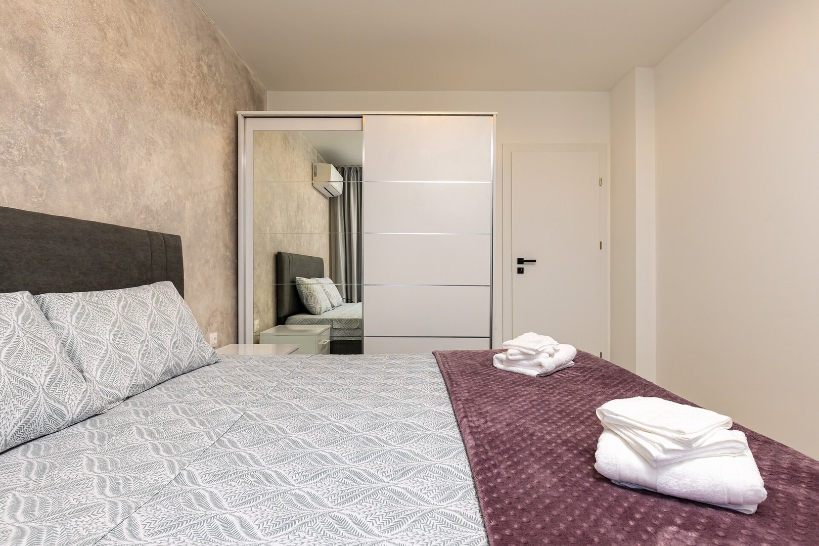 Casa Moderna ~ Stylish 1BD in South Plovdiv 17 Flat Manager Booking