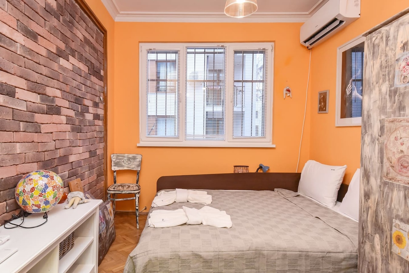 Vintage Spot - Colorful One-Bedroom Apartment 4 Flat Manager Booking