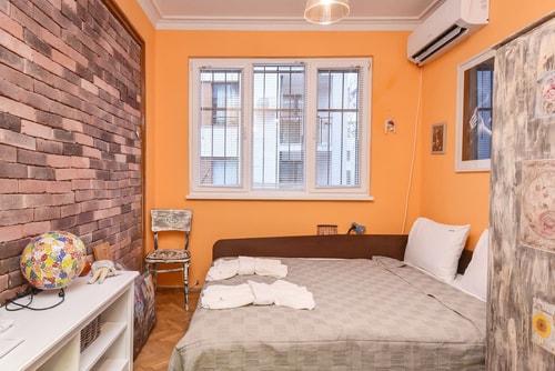 Vintage Spot - Colorful One-Bedroom Apartment 4 Flat Manager Booking