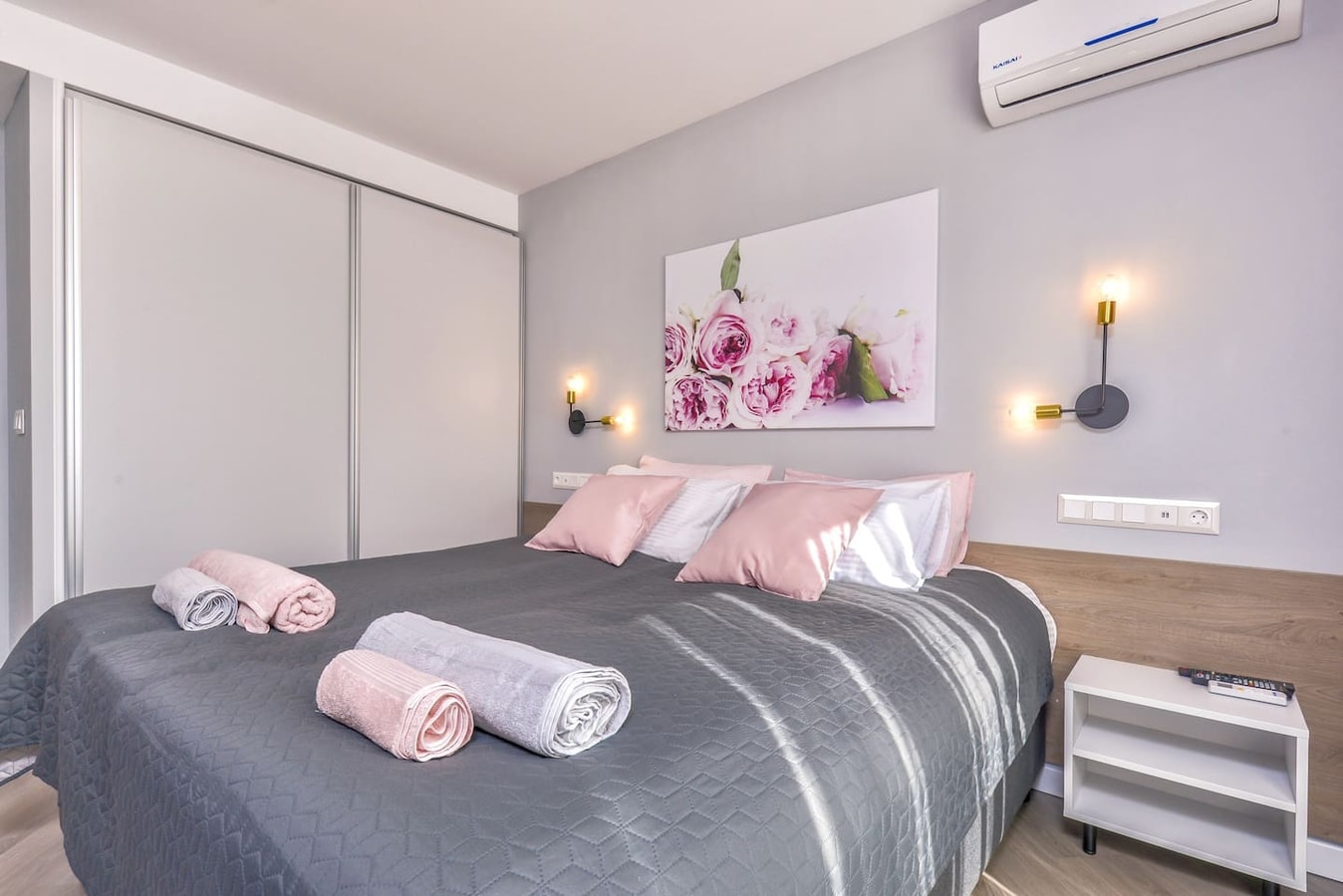 ROS? one bedroom designer apartment in city centre 18 Flat Manager Booking