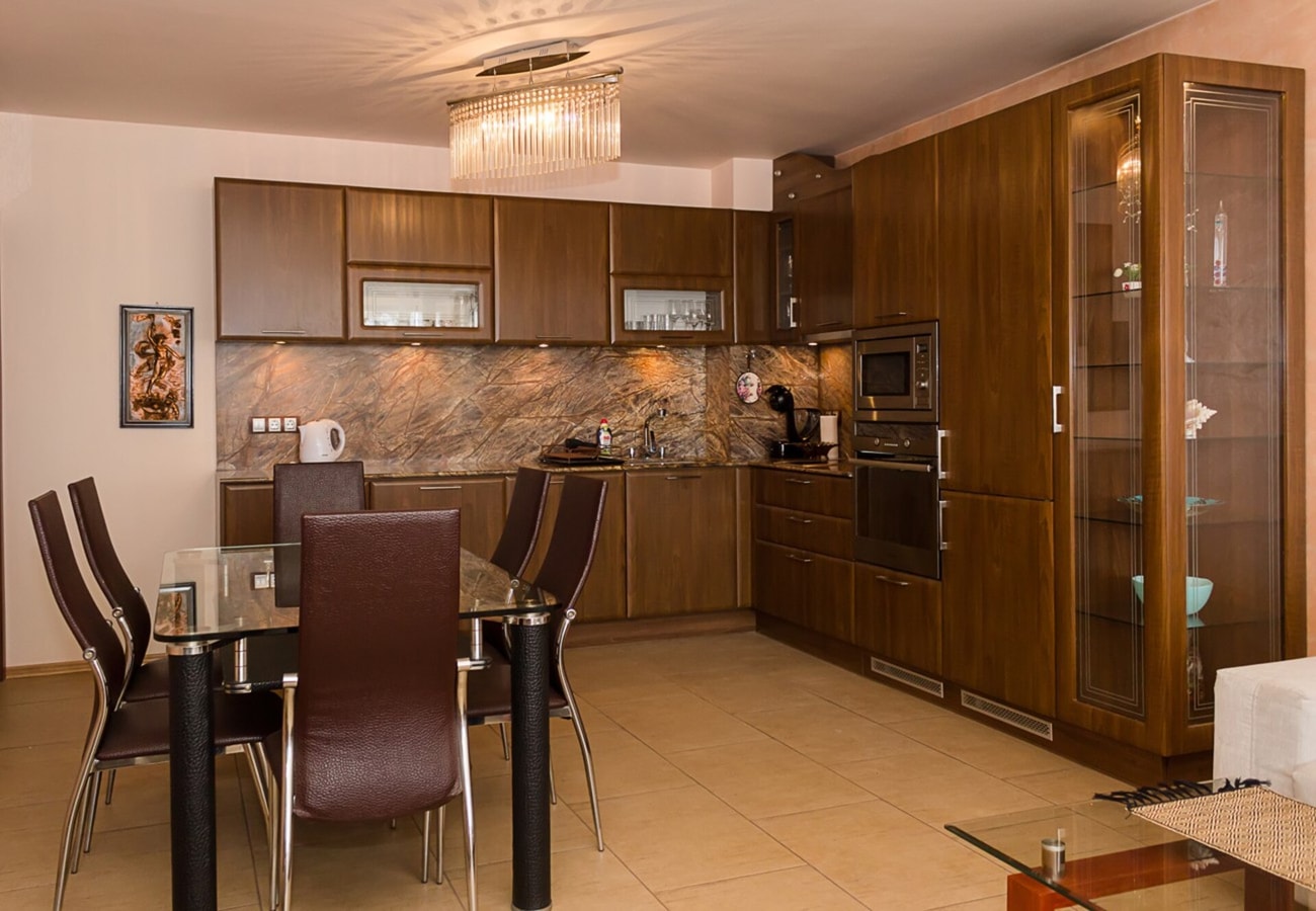 Varna Gem: 2BD Flat with Sunny Balcony 4 Flat Manager Booking