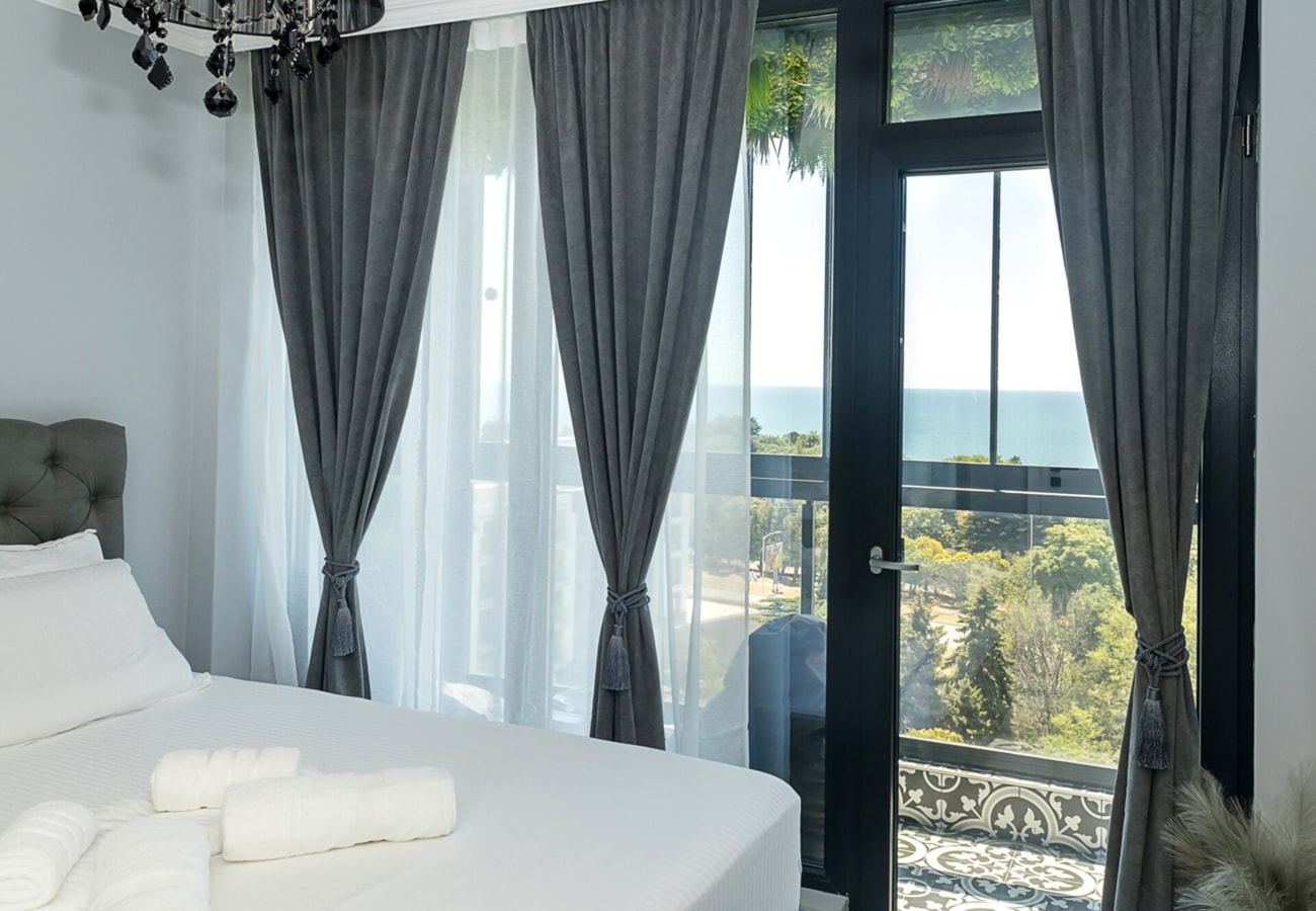 Royal View –Luxury 2BR Apartment with Sea Panorama 16 Flat Manager Booking