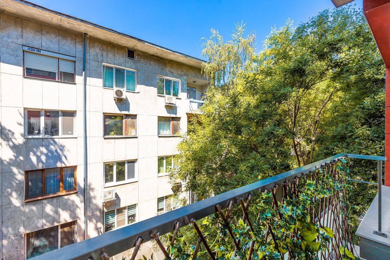 Stylish 2BD Apartment with a Nice Cozy Terrace 13 Flat Manager Booking