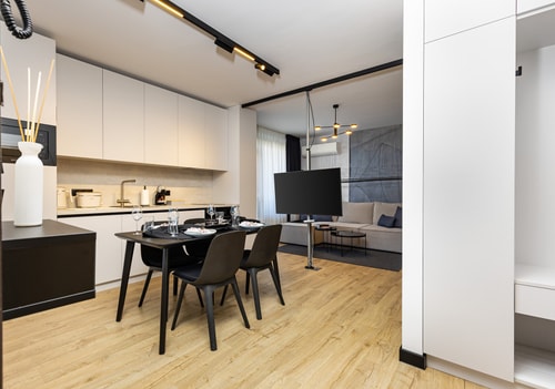 Modern 1BDR Apartment in a New Building 4 Flat Manager Booking