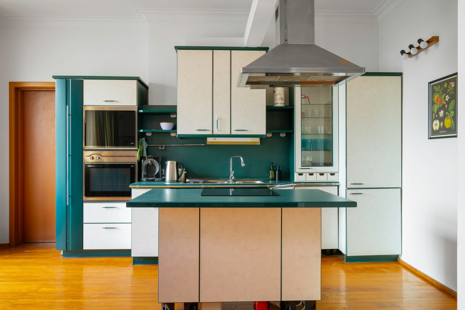 Charming 2BD Apartment in the Heart of the City 7 Flat Manager Booking