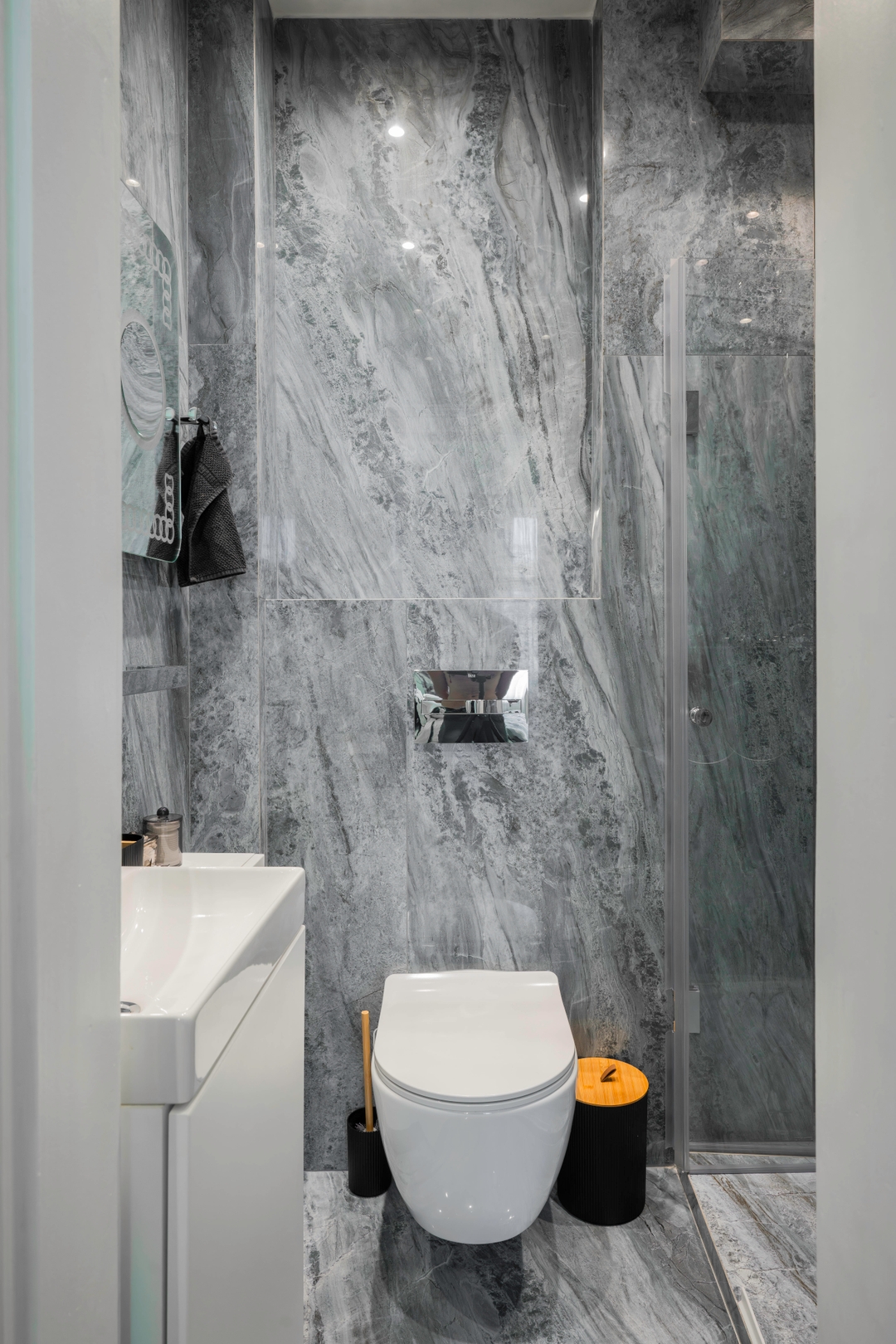 Urban Charm & Comfort: Chic 2BD in Prime Location 17 Flat Manager Booking