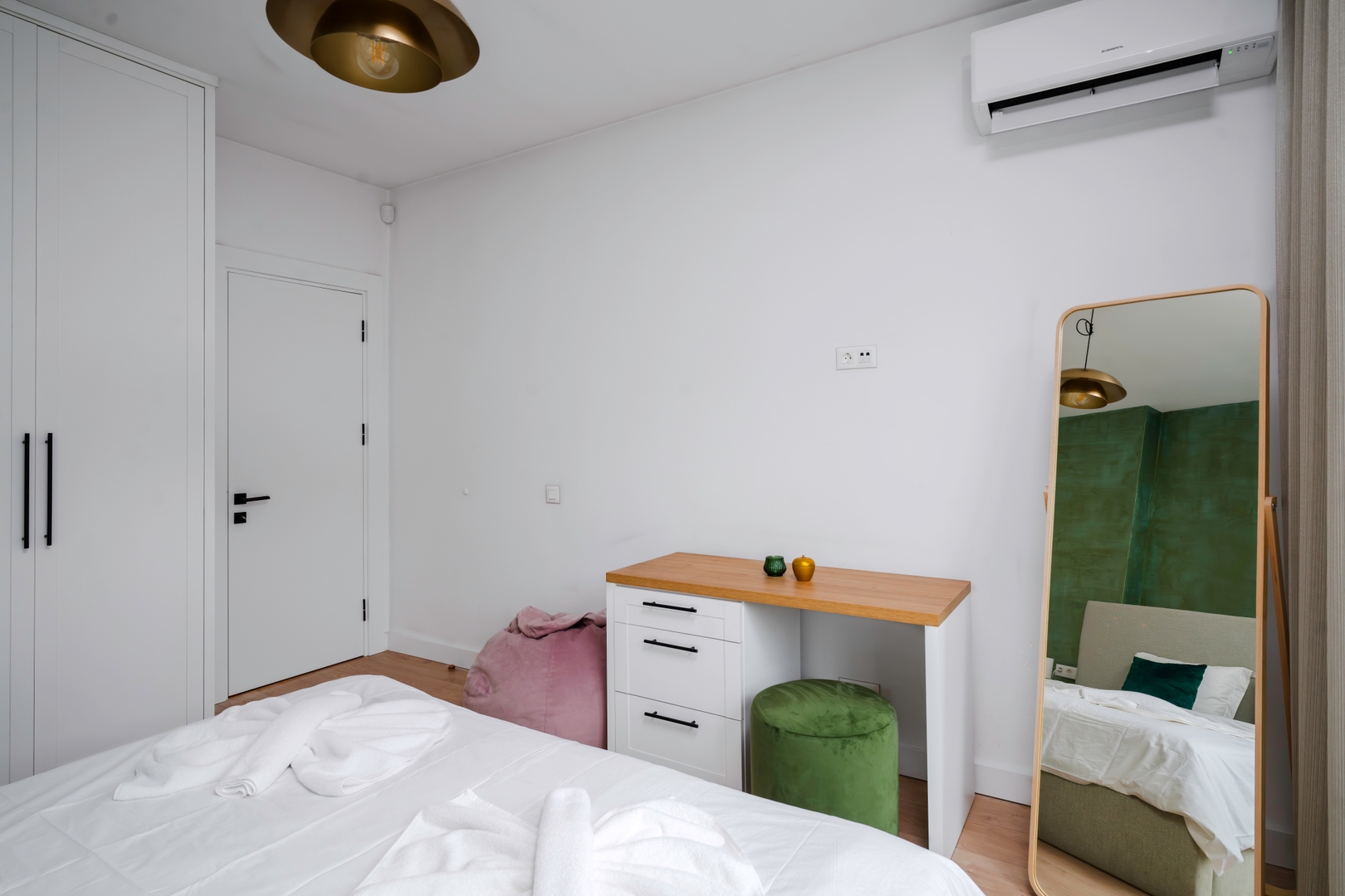 Sun-Kissed Stylish Apartment in Sofia 7 Flat Manager Booking
