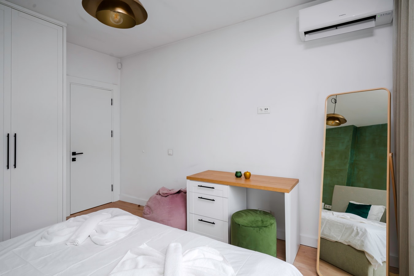 Sunny Stylish Apartment in Sofia 7 Flat Manager Booking