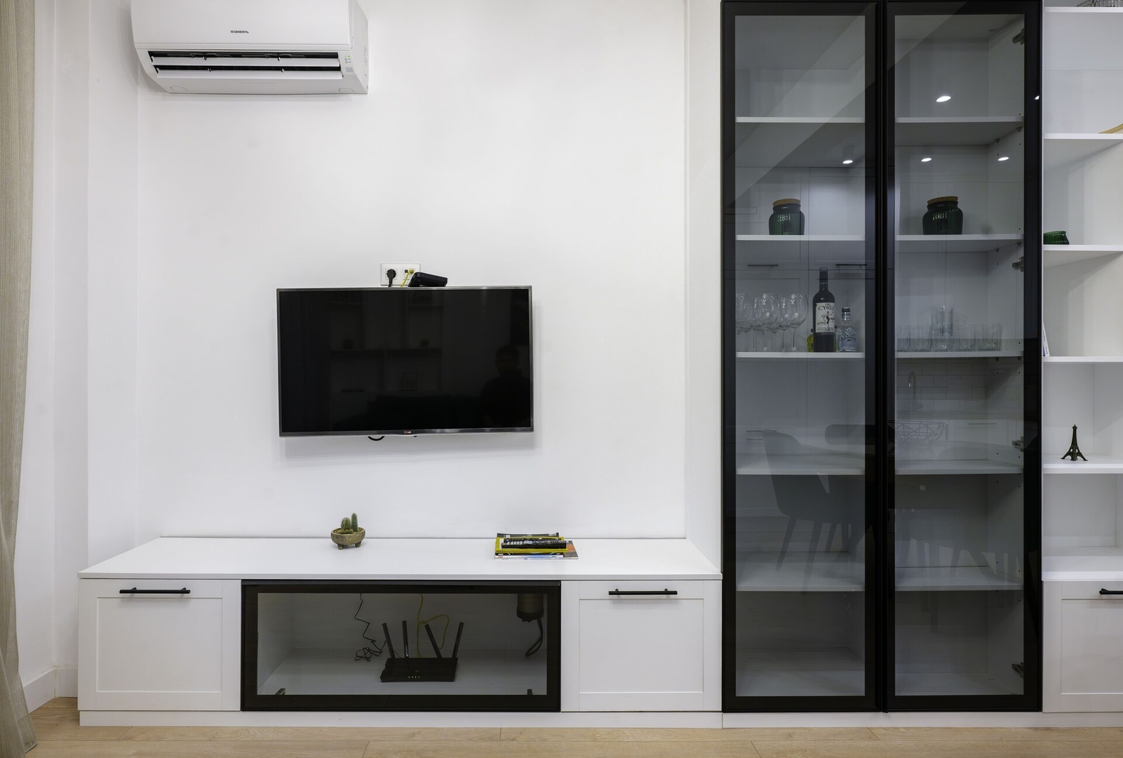 Sun-Kissed Stylish Apartment in Sofia 14 Flat Manager Booking